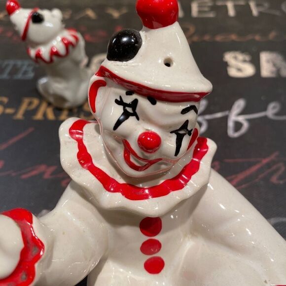 Vintage Kitsch Clown and Circus Dog Salt & Pepper Shakers - Picture 3 of 10